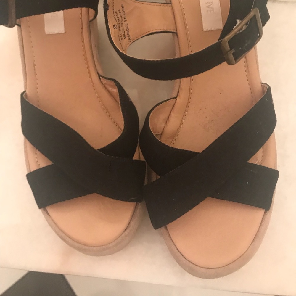 Women’s shoes size 8